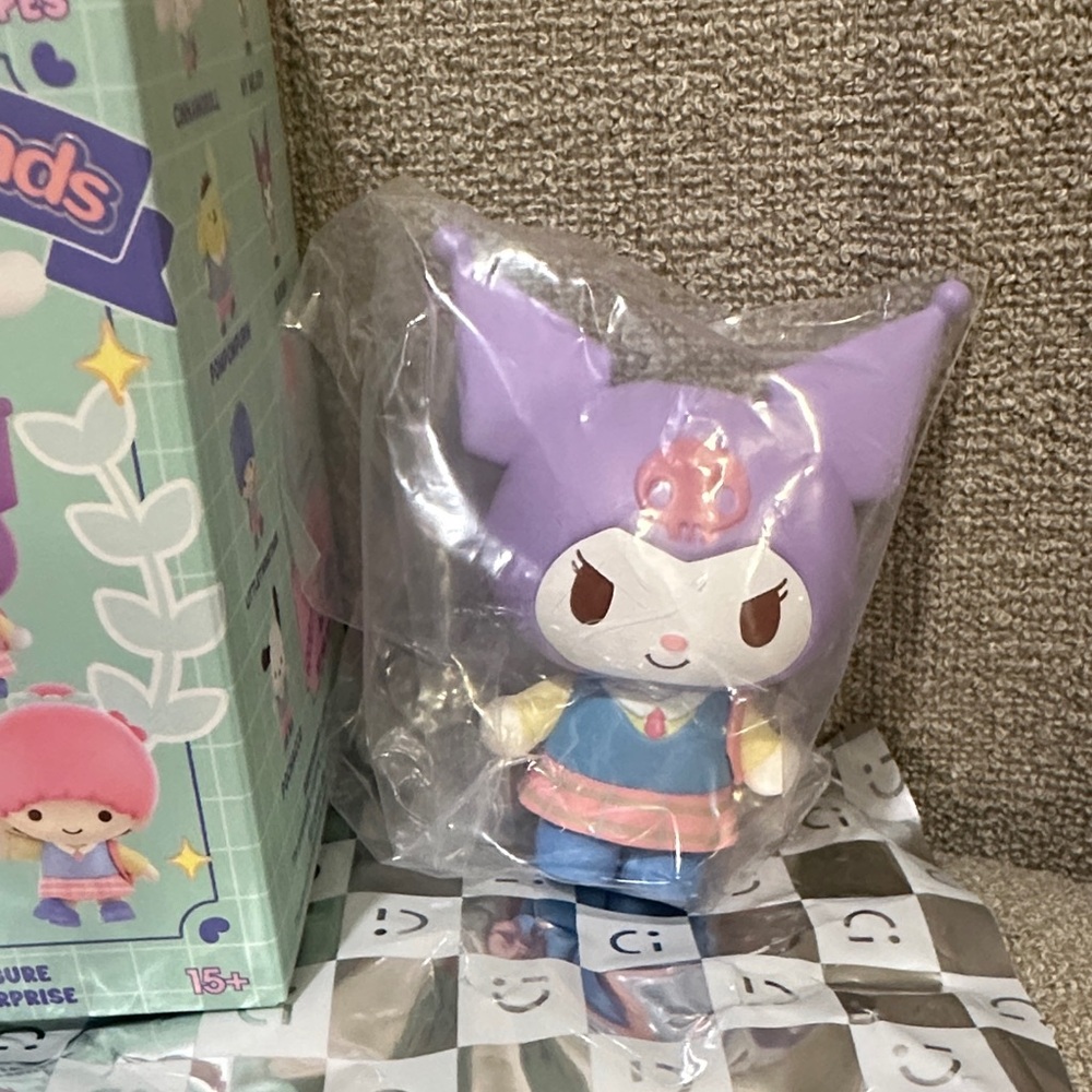Brand New MINISO Hello Kitty and Friends Purple Sanrio Collectible Figure - Picture 3 of 5